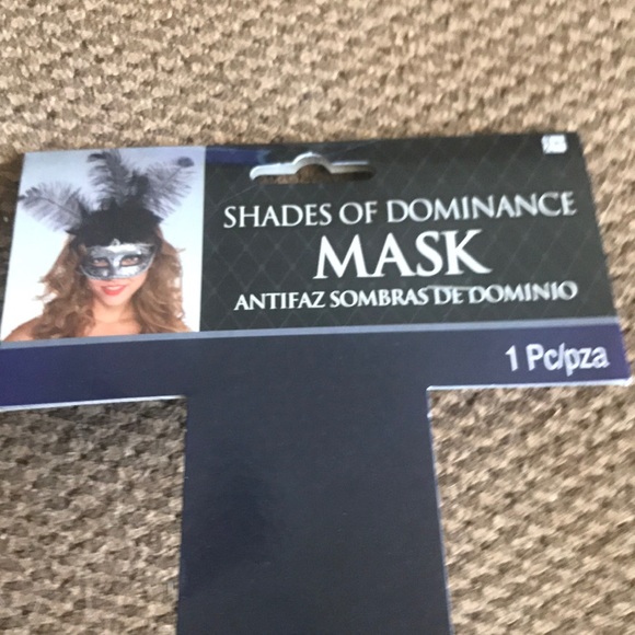 Masquerade Mask - Picture 3 of 3